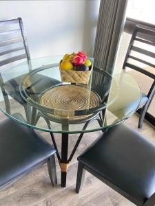 Kuhio Shores- Oceanfront, AC, Ground Floor