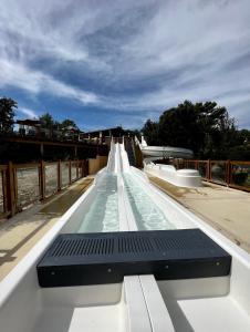 Mobil-home dans camping 4*