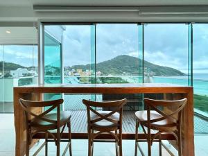 110 - Cobertura com vista panorâmica em 4 ilhas