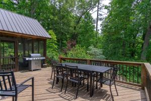 Mountain Over Main Street 5 Min. to Downtown Weaverville, Fire Pit & Views!