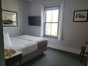 Queen Room room in National Hotel