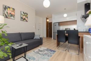 Sarmacka 23 apartment next to Medicover and Paley