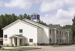 Cobblestone Inn & Suites - Brillion - Two Rivers
