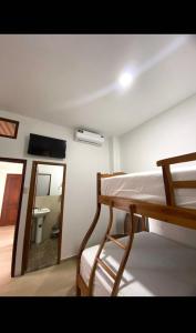 Habitación grupal #6 cerca de la playa, Montañita- wanderlust