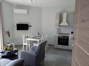 E&A luxury apartment with sea view