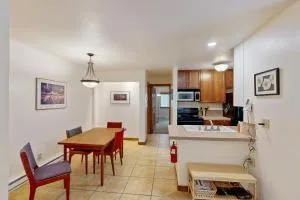 Lakeside Leisure - تاهو فيستا