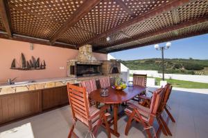 Iliada by Vintage Travel