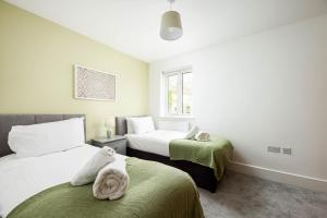 Luxury property with spa access on a nature reserve Damselfly HM105