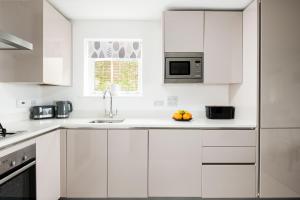 Lakeview apartment with a Spa on a nature reserve Wigeon HM110