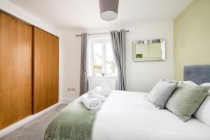 Lakeview apartment with a Spa on a nature reserve Wigeon HM110