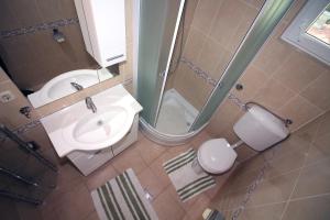 Apartments by the sea Tisno, Murter - 13588