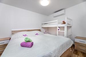 Apartments by the sea Baska, Krk - 22406