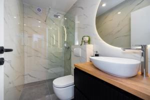 Apartments with a parking space Kastel Sucurac, Kastela - 22456 