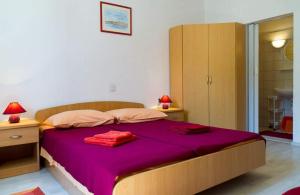 Apartments with parking space Banjol, Rab - 22421