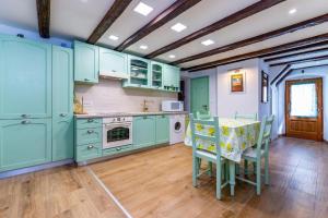 Apartments by the sea Baska, Krk - 22409