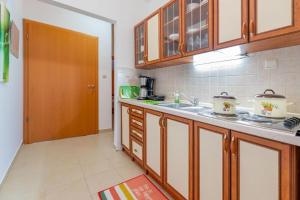 Apartments with parking space Baska, Krk - 22411