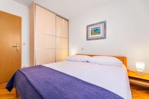 Apartments by the sea Baska, Krk - 22410