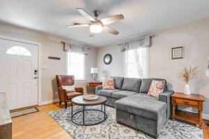 LG Central location FREE parking fenced yard FIRE-PIT