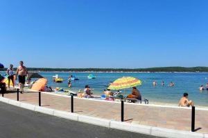 Apartments by the sea Barbat, Rab - 22424 