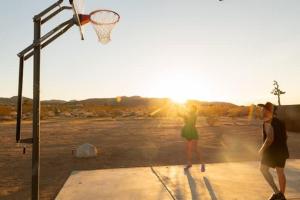 Dagger Tree Oasis l Integratron 5Bed and Cowboy Pool