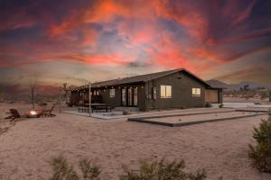 Dagger Tree Oasis l Integratron 5Bed and Cowboy Pool