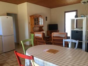 Maisons de vacances Maison Longeville-sur-Mer, 3 pieces, 4 personnes - FR-1-336-146 : photos des chambres