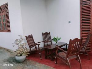 Jayamina Surf House