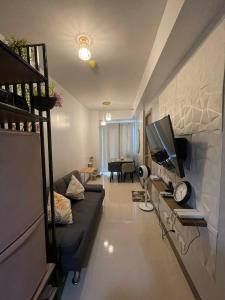 JJS CONDOTEL