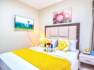 2BR Riverside luxury apartment with balcony & pool views