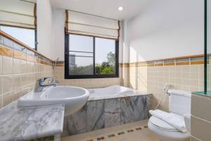 Charlie House Pin Klao