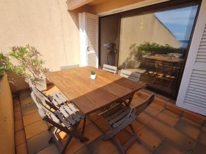 Triplex 4 pièces, vue mer, piscine, parking, animaux admis à Sainte-Maxime - FR-1-780-44