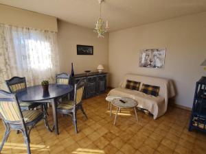 Appartement 2 pièces, balcon, parking, animaux acceptés, Sainte-Maxime - FR-1-780-46