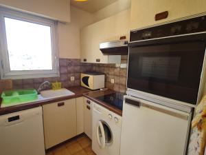 Appartement 2 pièces, balcon, parking, animaux acceptés, Sainte-Maxime - FR-1-780-46