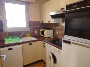 Appartement 2 pièces, balcon, parking, animaux acceptés, Sainte-Maxime - FR-1-780-46