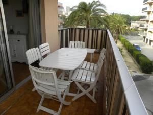 Appartement 3 pièces avec piscine et parking à Sainte-Maxime - FR-1-780-56