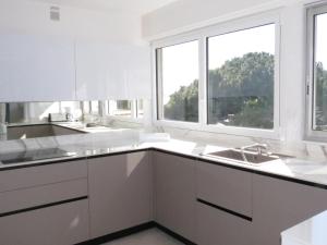 Appartement rénové 3 pièces avec terrasse, climatisation, wifi et garage à Sainte-Maxime - FR-1-780-57