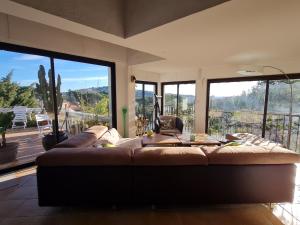 Villa 5 pièces avec piscine privée et climatisation à Sainte-Maxime, proche commodités - FR-1-780-65