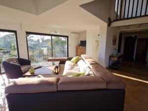 Villa 5 pièces avec piscine privée et climatisation à Sainte-Maxime, proche commodités - FR-1-780-65