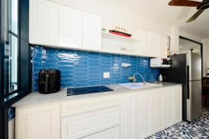 Shadyside 5: Navy house