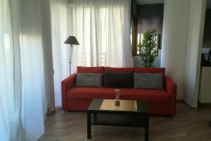 Elegant Apartment in Torremolinos with Shared Pool, 74 m².