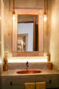 Phòng Deluxe Có Ban Công (Deluxe Room with Balcony)