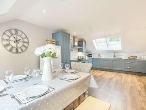 3 Bed in Aberdovey 86932