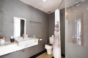 Căn Hộ 3 Phòng Ngủ Hướng Thành Phố (3 Bedroom Apartment, City view)