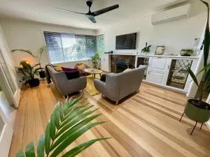 Yarra Valley Events Accommodation comfortably suits 6 Adults or Family Newly Renovated with linen & towels supplied Welcome to No 4 - Lyntors