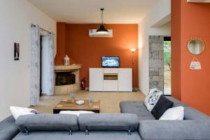 Manis Best Kept Secret - Seaview Villa Lida