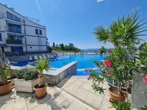 Blue Bay Palace Apart Complex - Pomorie
