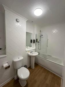 Standard Double Room room in Windermere Hotel