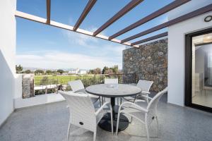 Olive Green Haven-3BR-Private Parking-Balcony