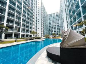 Shabby Chic & Contemporary Condo