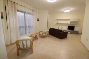 The Sea just Across the Road - Flat 3